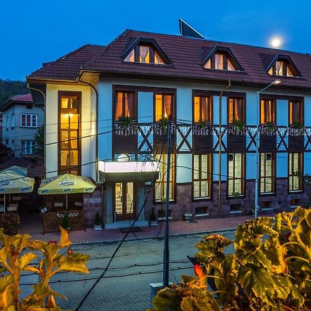 Family Hotel Тетевен Экстерьер фото