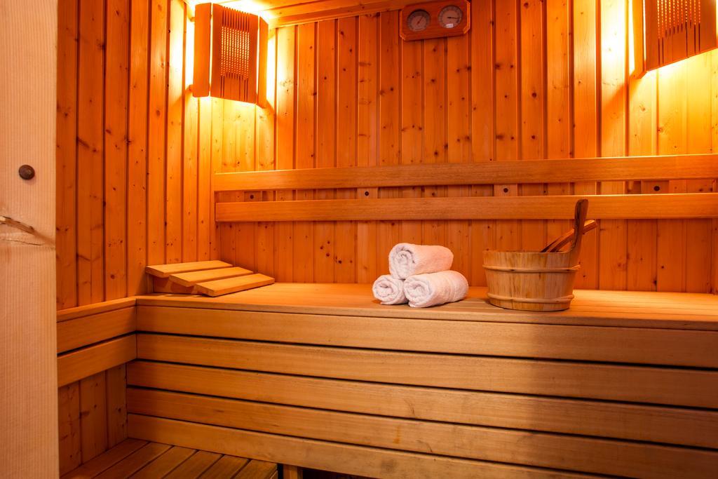 Family Hotel Тетевен Экстерьер фото