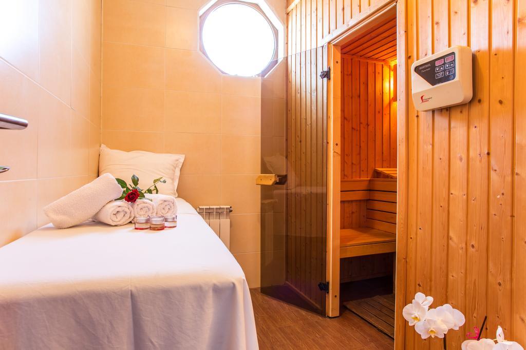 Family Hotel Тетевен Экстерьер фото
