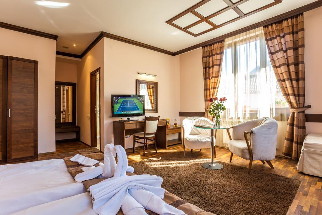 Family Hotel Тетевен Экстерьер фото