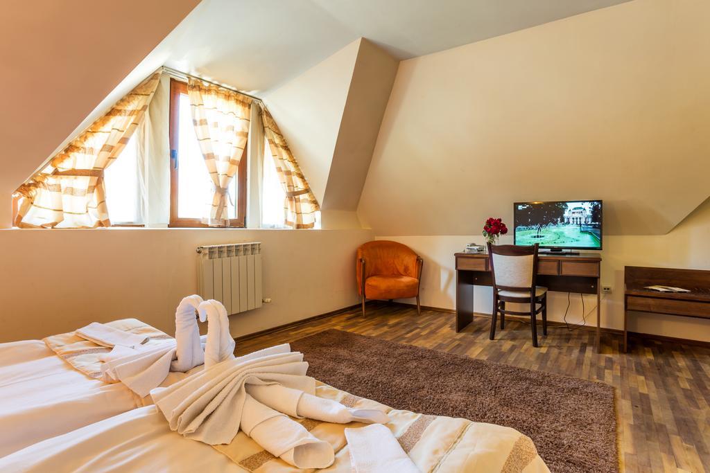 Family Hotel Тетевен Экстерьер фото