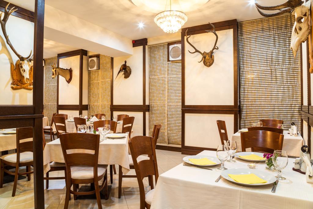 Family Hotel Тетевен Экстерьер фото