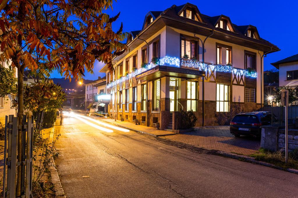 Family Hotel Тетевен Экстерьер фото