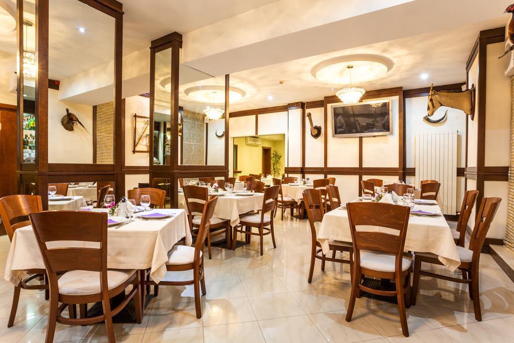 Family Hotel Тетевен Экстерьер фото
