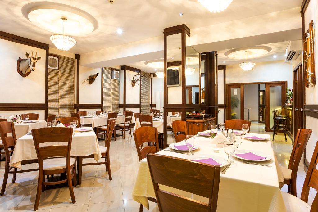 Family Hotel Тетевен Экстерьер фото